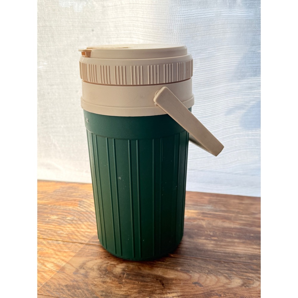 Vintage 1985 Igloo Explorer‎ Half Gallon Water Cooler Jug USA Green Beige Retro